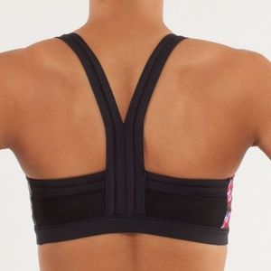 Cardio Kick Bra size 6 + 2 Lululemon Inserts